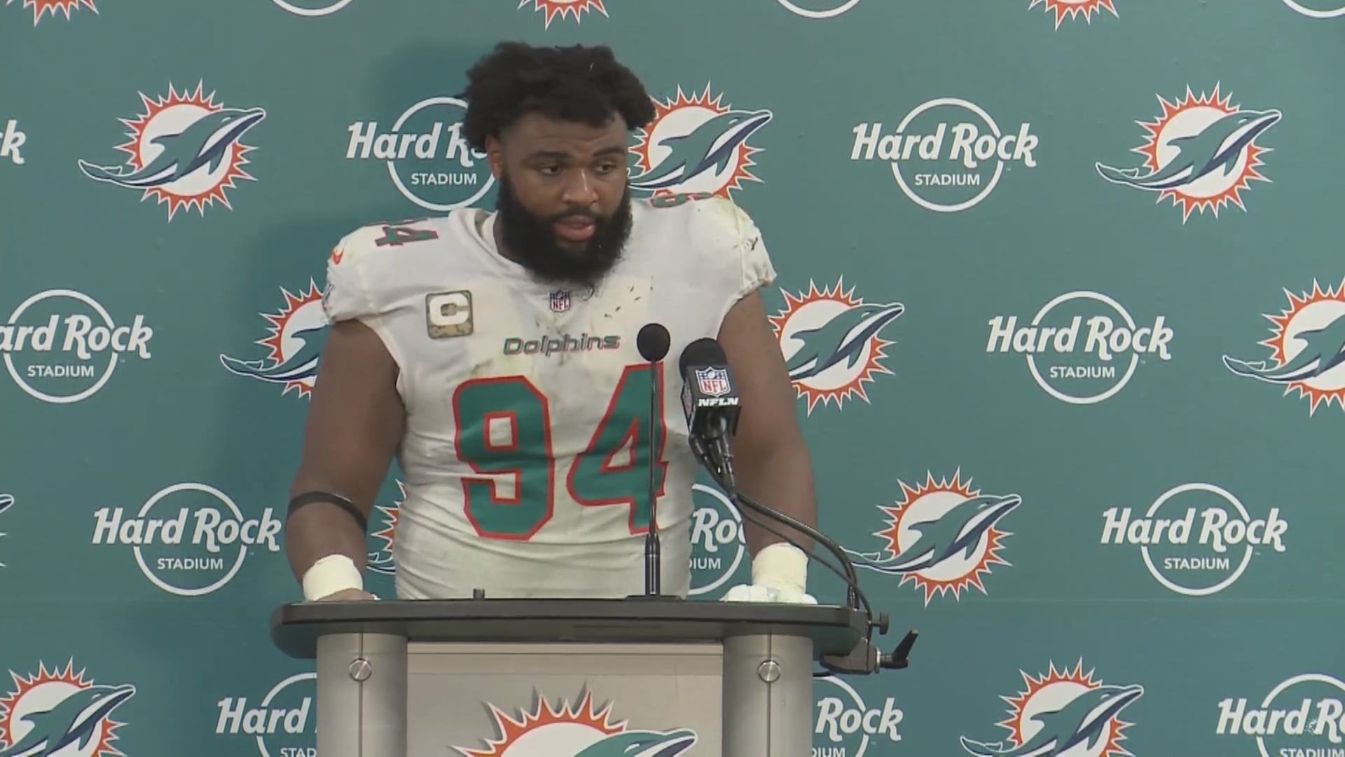 Miami Dolphins News: While His Peers Are Holding Out, Christian Wilkins Is  Dominating