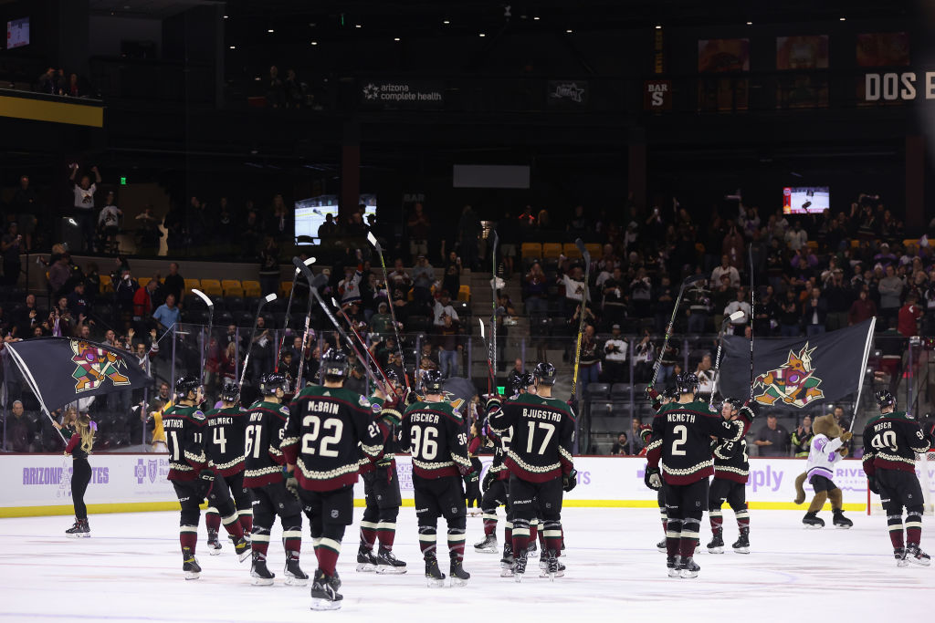 Coyotes Beat Panthers 3-1 for 1st Win at Mullett Arena – NBC 6