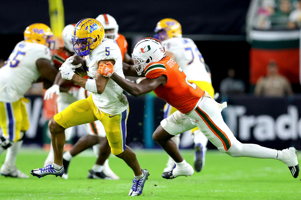Pitt Rolls Past Miami 42-16, Hurricanes Finish at 5-7