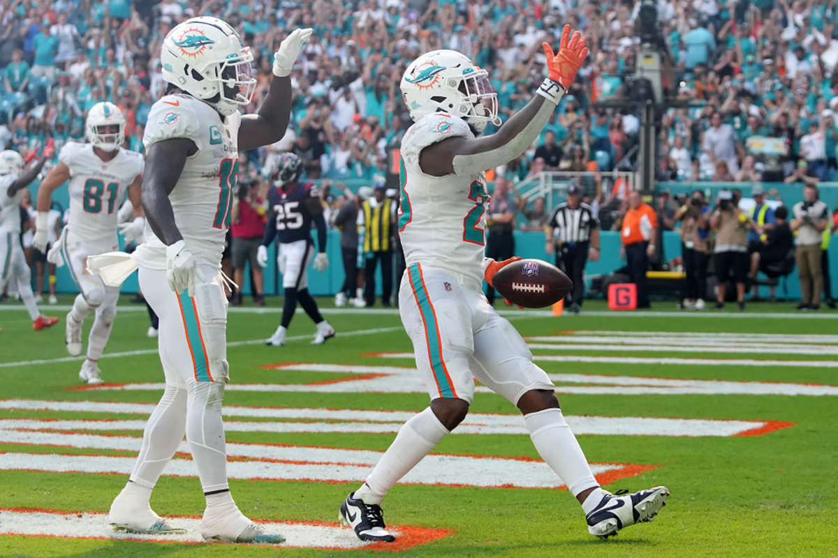Big First Half Helps Miami Dolphins to Win Over Houston for Fifth Straight Victory