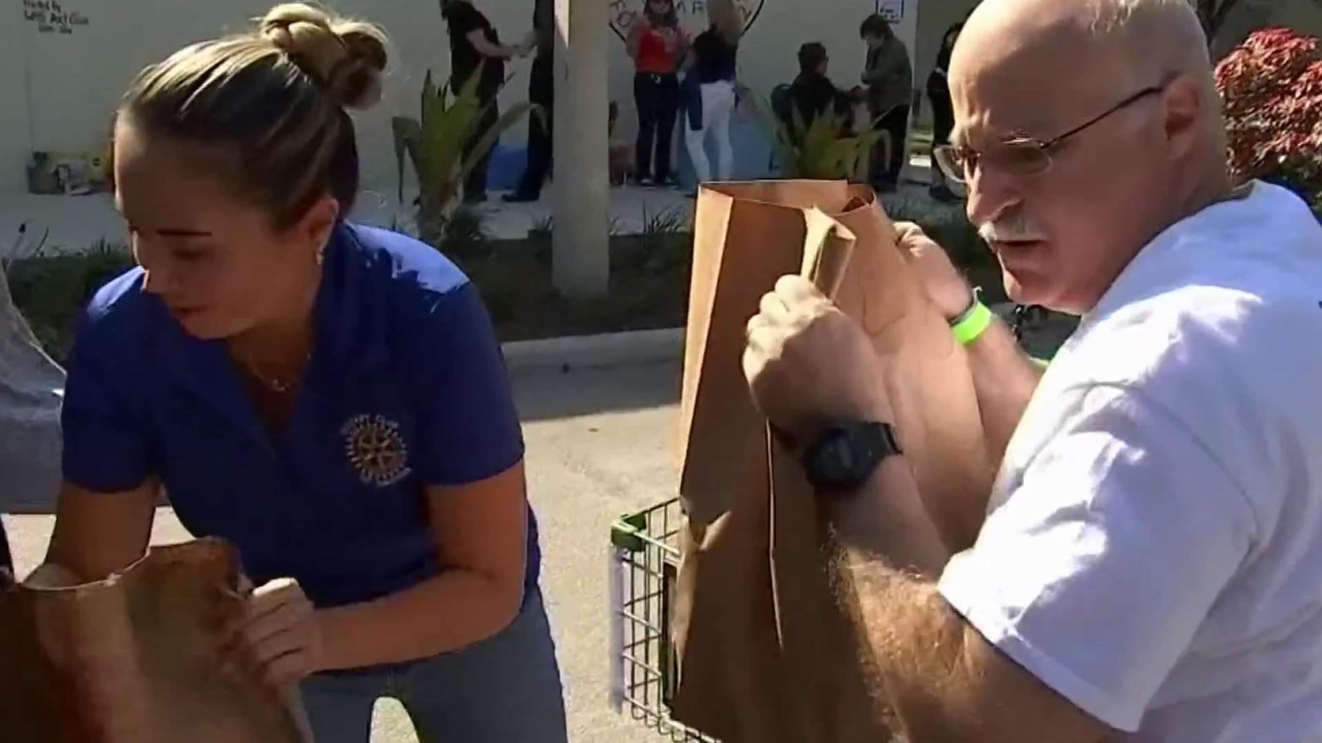 Volunteer Effort Brings Relief to the Needy for Thanksgiving