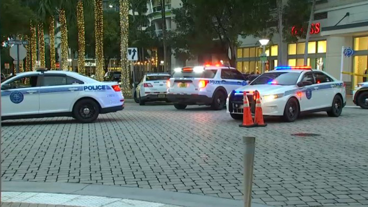 Armed Man Found Dead After Police Shooting, SWAT Standoff At Midtown ...