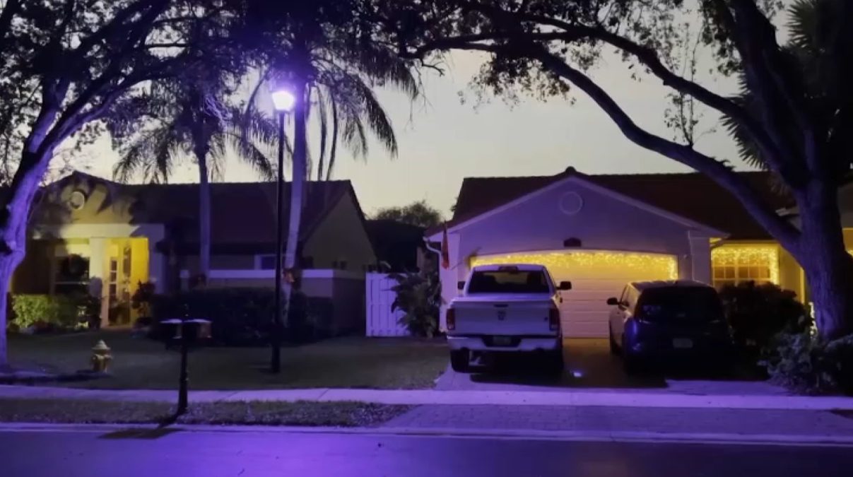 Street Lights Installed on South Florida Roadways Are Wrong Color Due to Defect: FDOT