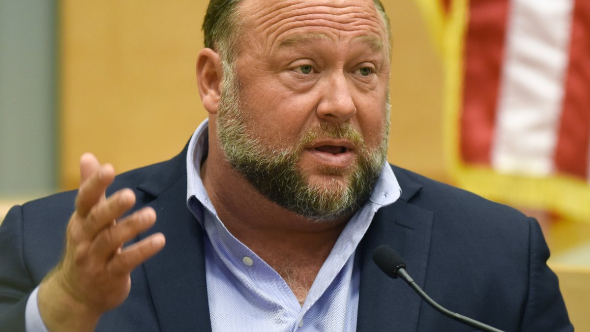 Judge Allows Sandy Hook Cases Against Alex Jones to Proceed – NBC 6 South Florida - Vimarsana News