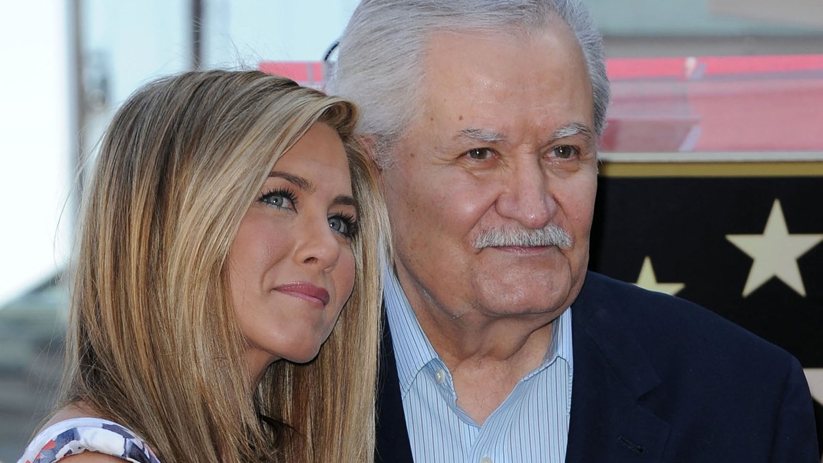 How Jennifer Aniston’s Dad John Aniston Was Honored in ‘Days Of Our Lives’ Tribute