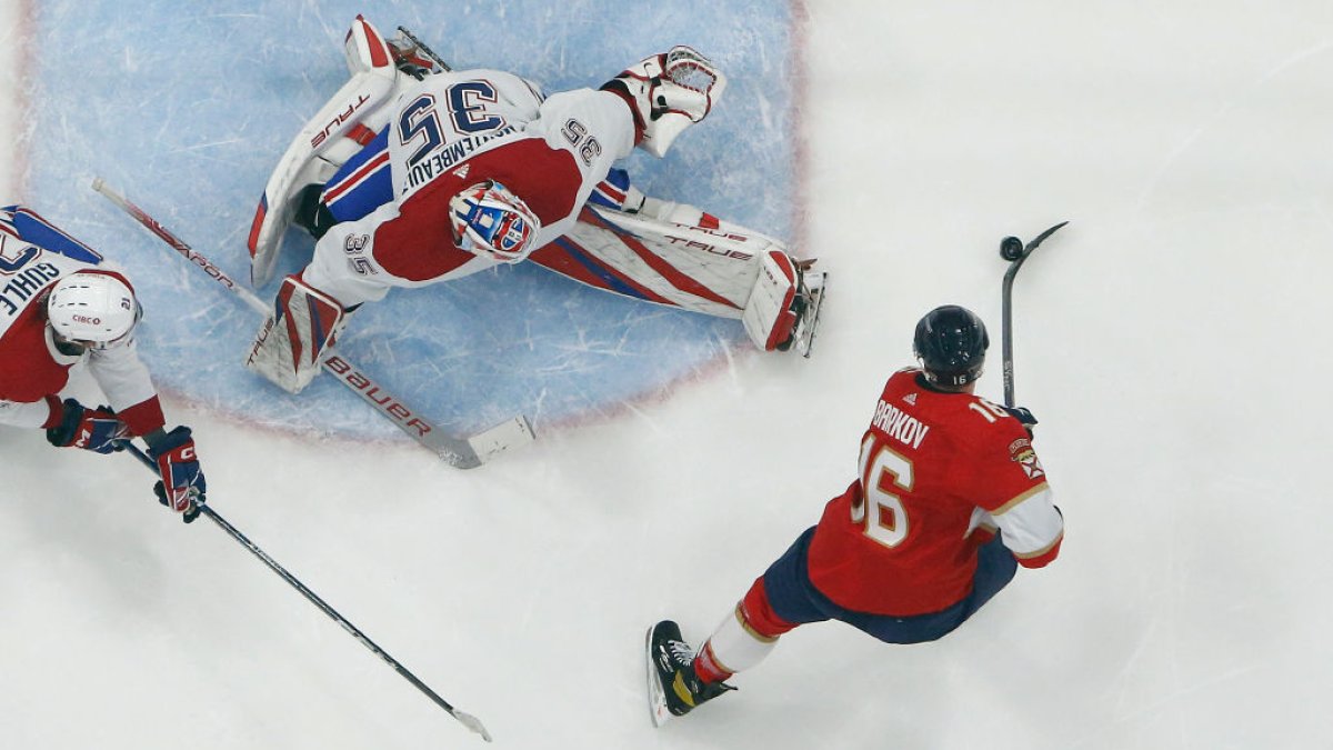 Barkov's quick hat trick lifts Panthers over Canadiens 7-2