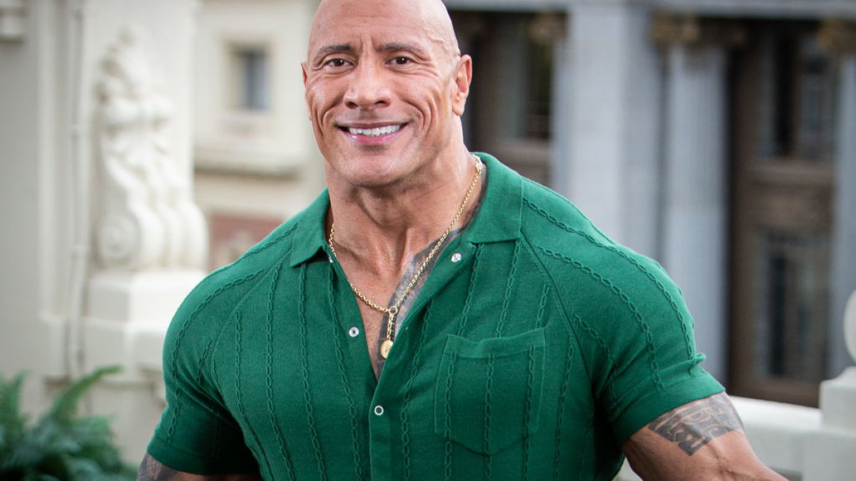 Check out the Hilarious Makeover That Dwayne Johnson’s Young children Gave Him for Christmas