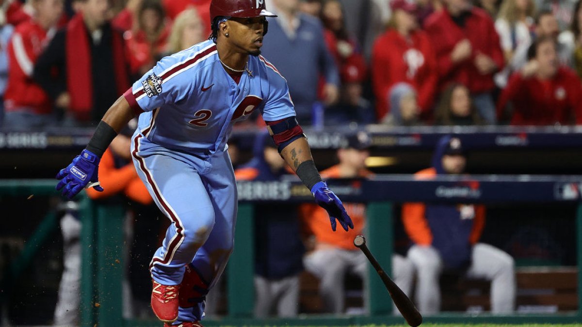 Jean Segura becomes a free agent after the Phillies decline his