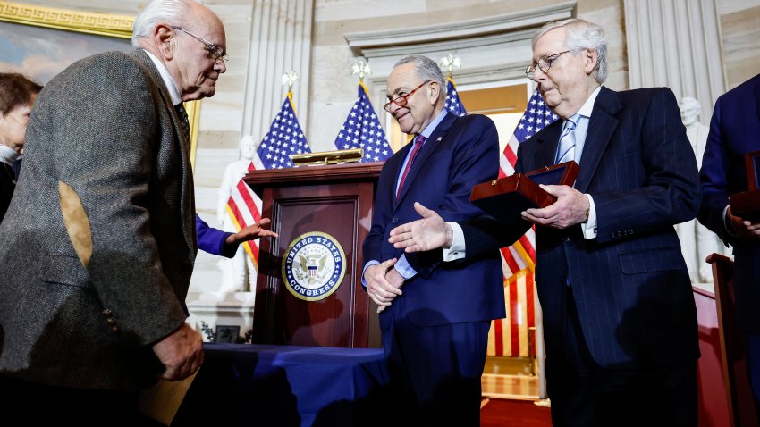Officers Who Defended US Capitol on Jan. 6 Receive Congressional Gold Medals
