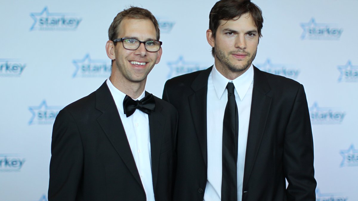 Ashton Kutcher Particulars His Twin Brother’s Close to Demise Experience