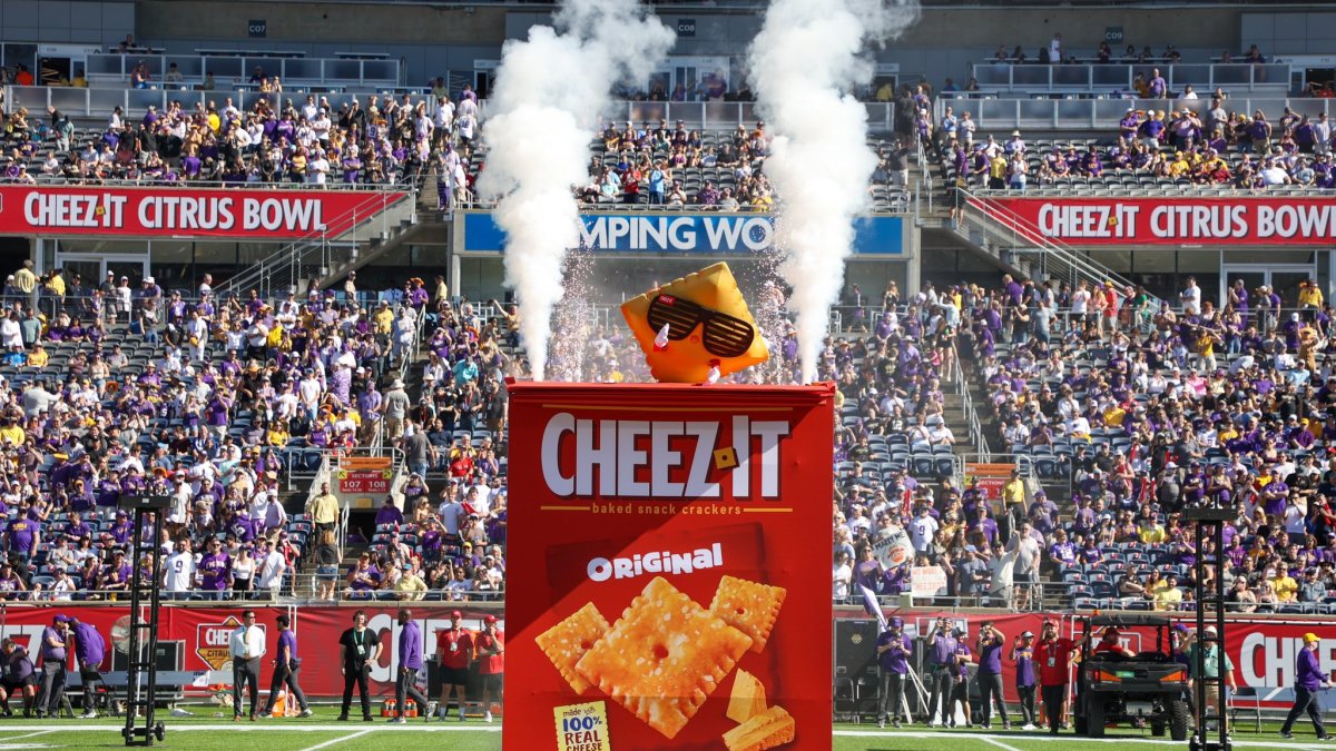 Giant Cheez-It Takes Over Pregame Ceremony at Bowl Game in Orlando – NBC 6 South Florida