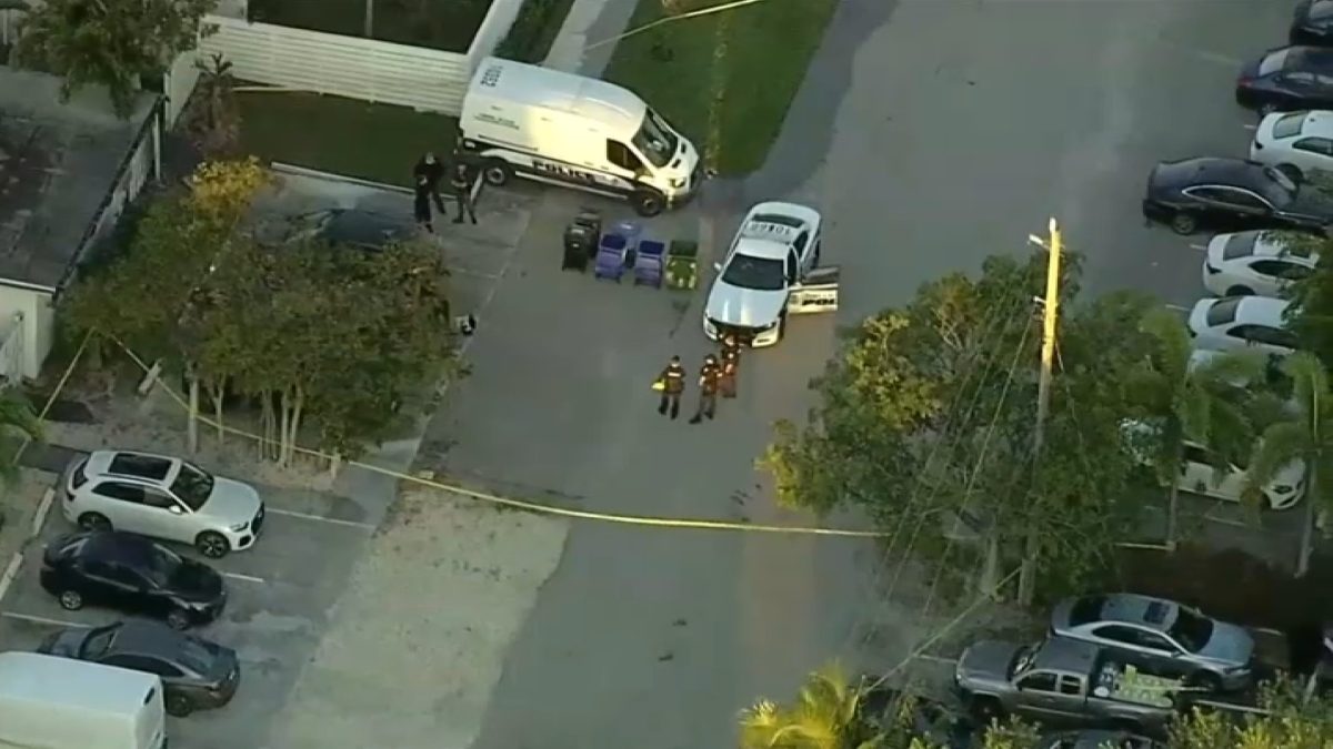 Death Investigation in Fort Lauderdale After Man Found Dead in SUV