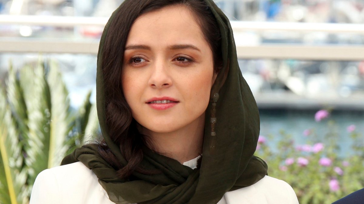 Actress Jailed for Criticizing Iranian Morality Police Is Produced