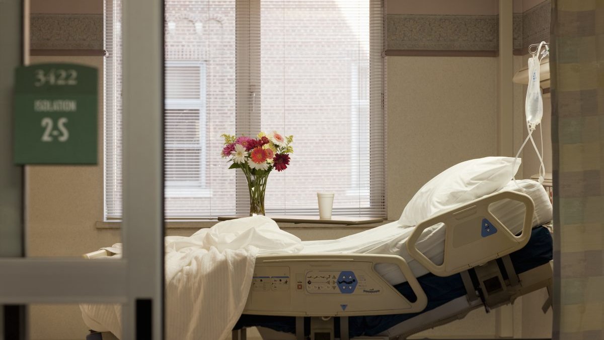 Woman Shoots, Kills Her Terminally Ill Husband Inside Hospital Room in ...