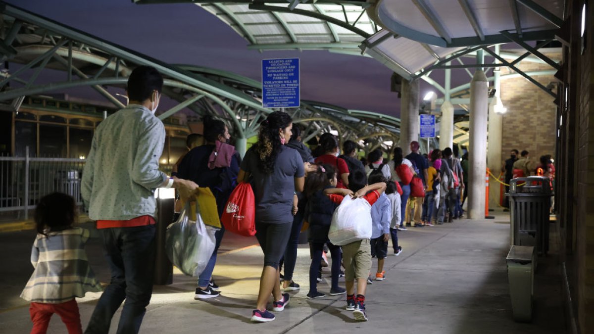 Migrants Can Now Use App to Request Asylum at US-Mexico Border - Vimarsana News