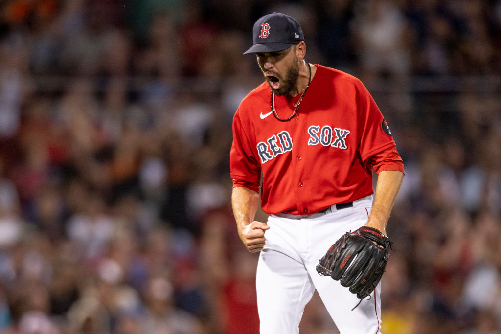 Marlins acquire reliever Matt Barnes in trade with Red Sox