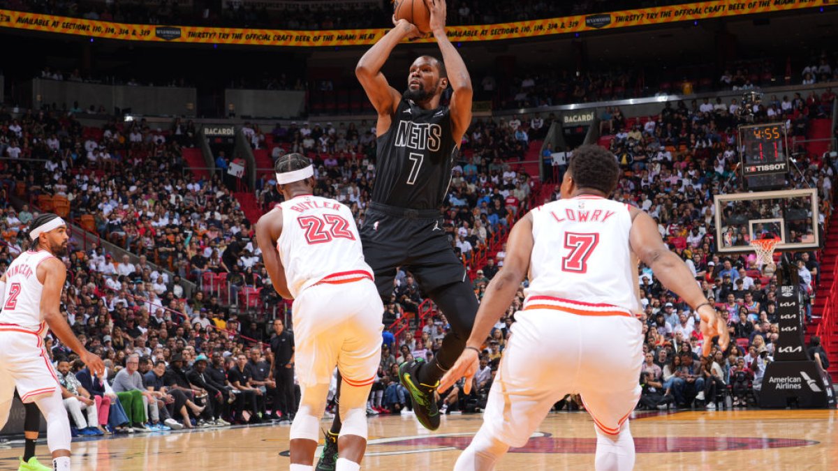 Nets Top Heat 102-101, Lose Durant to Right Knee Injury – NBC 6 South  Florida