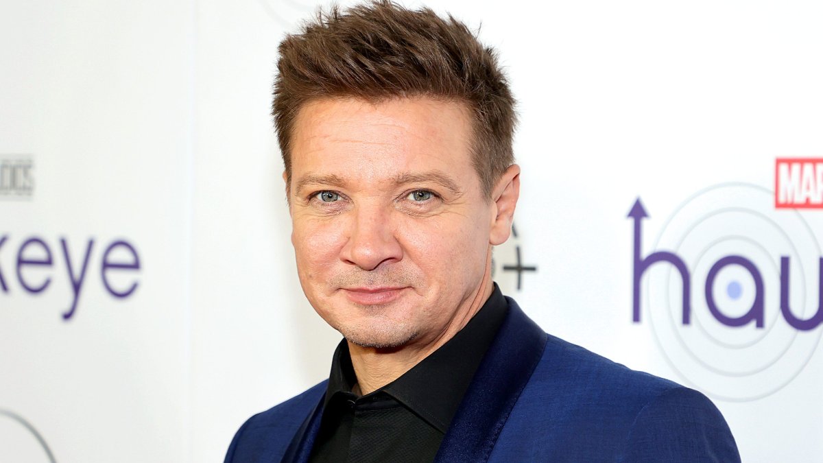 Jeremy Renner In ICU Immediately after Suffering ‘Blunt Upper body Trauma’ For the duration of Snow Plowing Accident