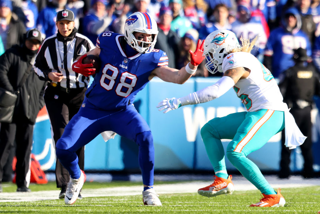 Bills hang on for 34-31 AFC Wild Card win over Dolphins