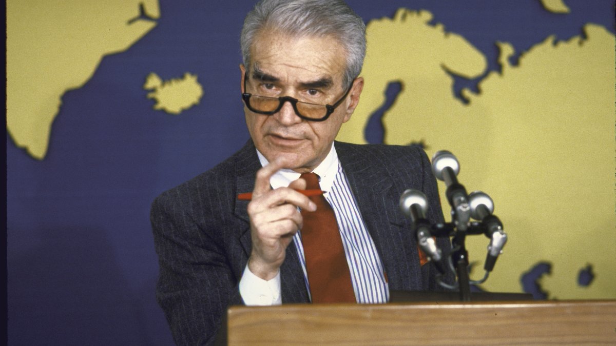Bernard Kalb, Veteran Foreign Correspondent, Dies at 100 – NBC 6 South Florida - Vimarsana News