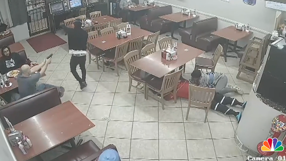 Texas Taqueria Customer Fatally Shoots Armed Robber and Returns Money