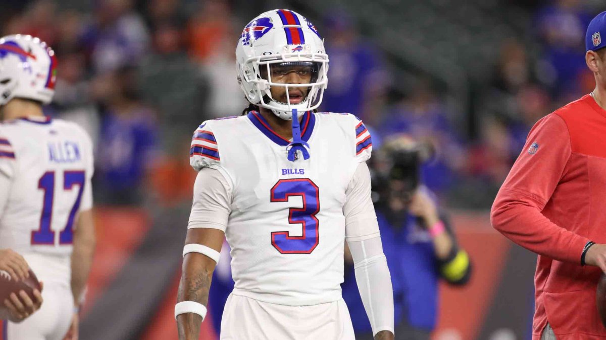 Damar Hamlin Cheers on Buffalo Bills Teammates From Hospital