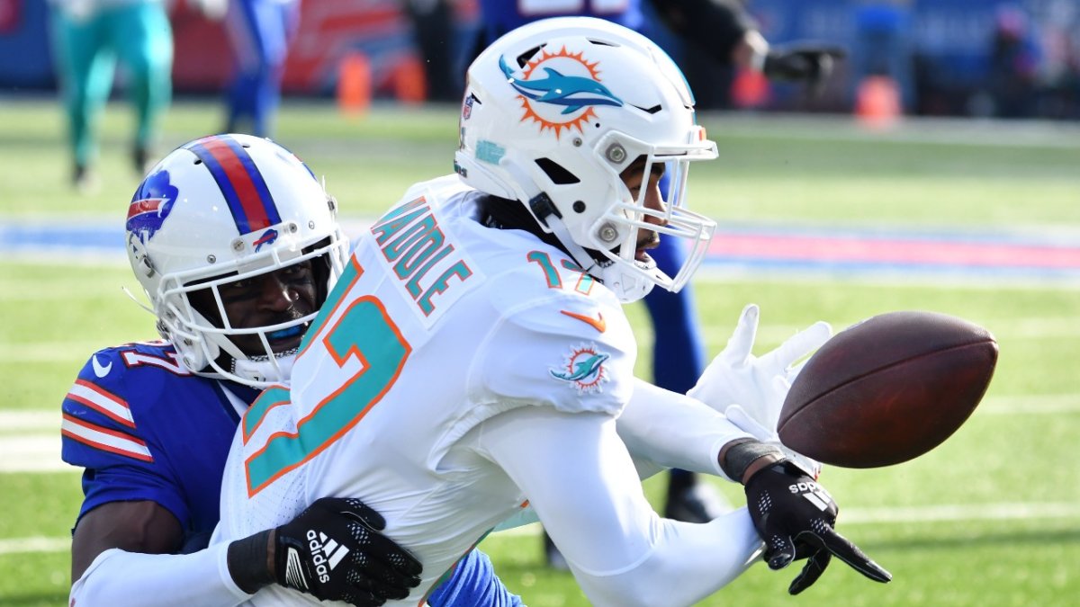 Miami Dolphins wide receiver Jaylen Waddle (17) warms up on the field  before an NFL football game against the Buffalo Bills, Sunday, Sept. 19,  2021, in Miami Gardens, Fla. (AP Photo/Doug Murray