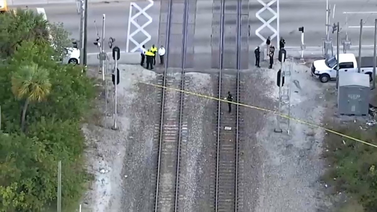 Pedestrian Struck and Killed by Train in Hollywood – NBC 6 South Florida
