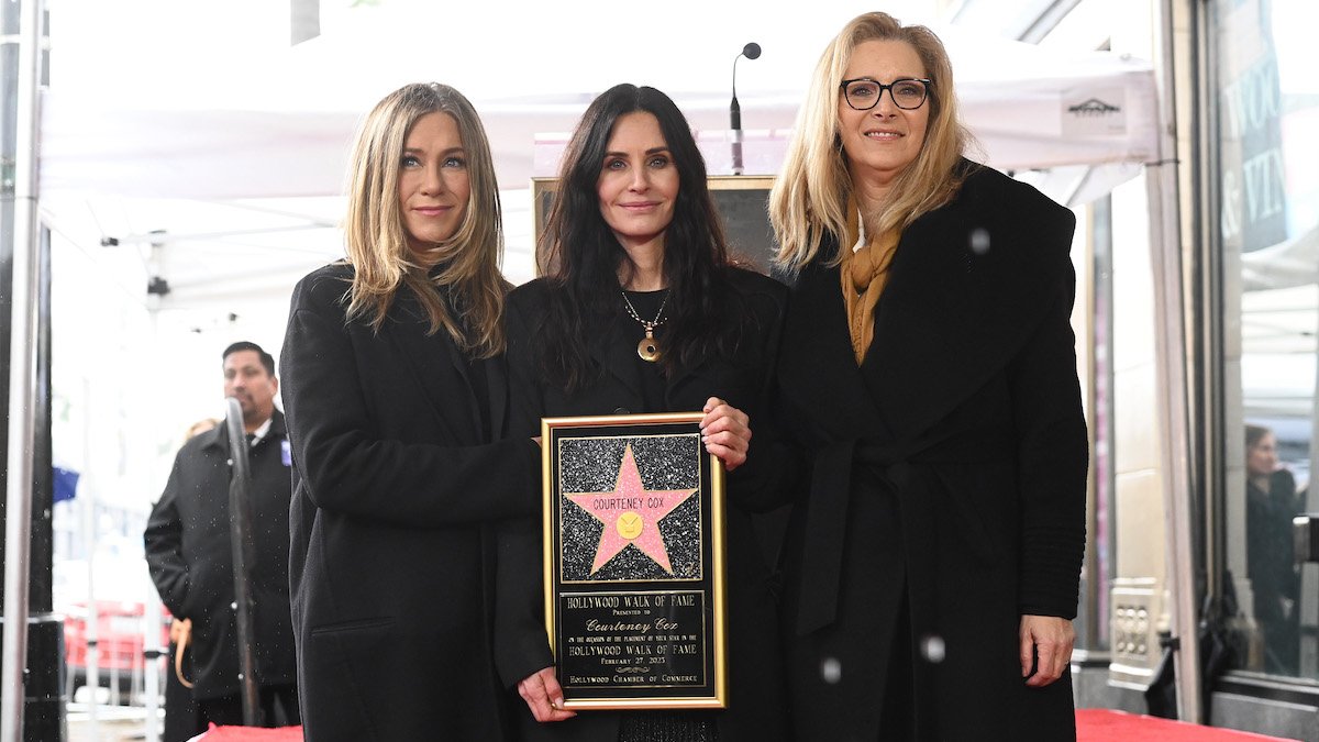 ‘Friends’ Stars Reunite to Rejoice Courteney Cox’s Walk of Fame Star