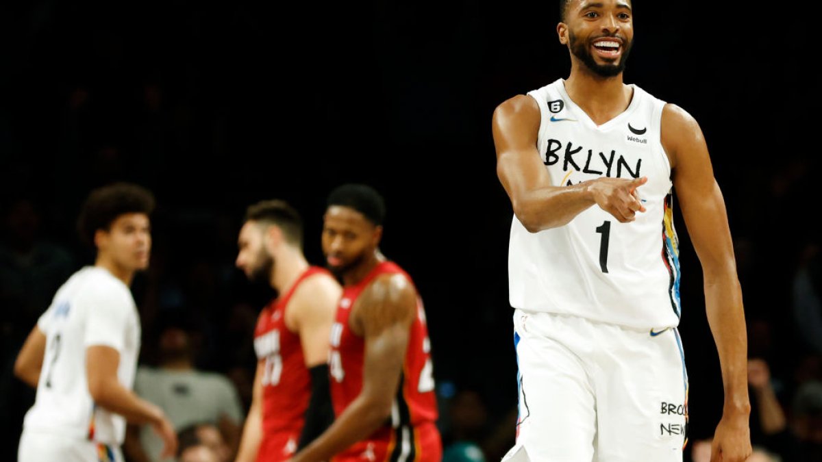 Nets fans fall in love with Mikal Bridges in debut, give him new