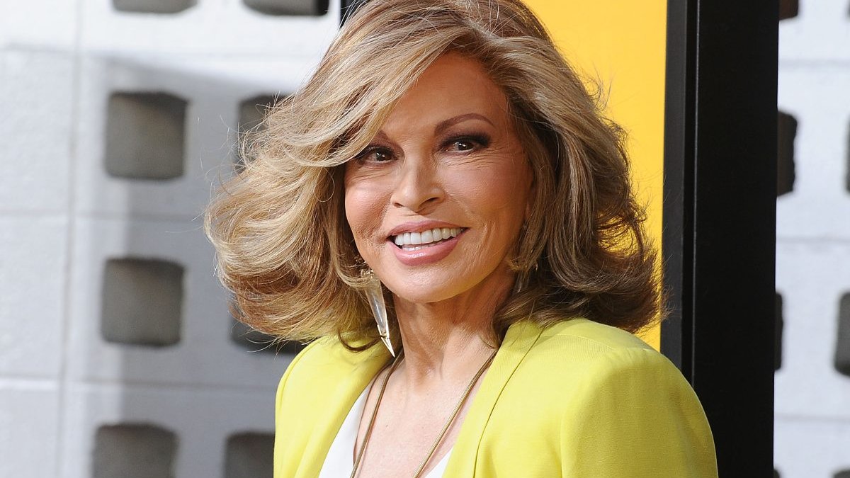 ‘Legendary Bombshell’: Raquel Welch Dies at 82