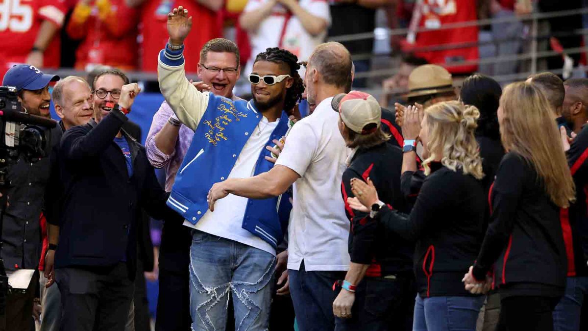 Damar Hamlin Makes Appearance On Field at Super Bowl NBC 6 South Florida