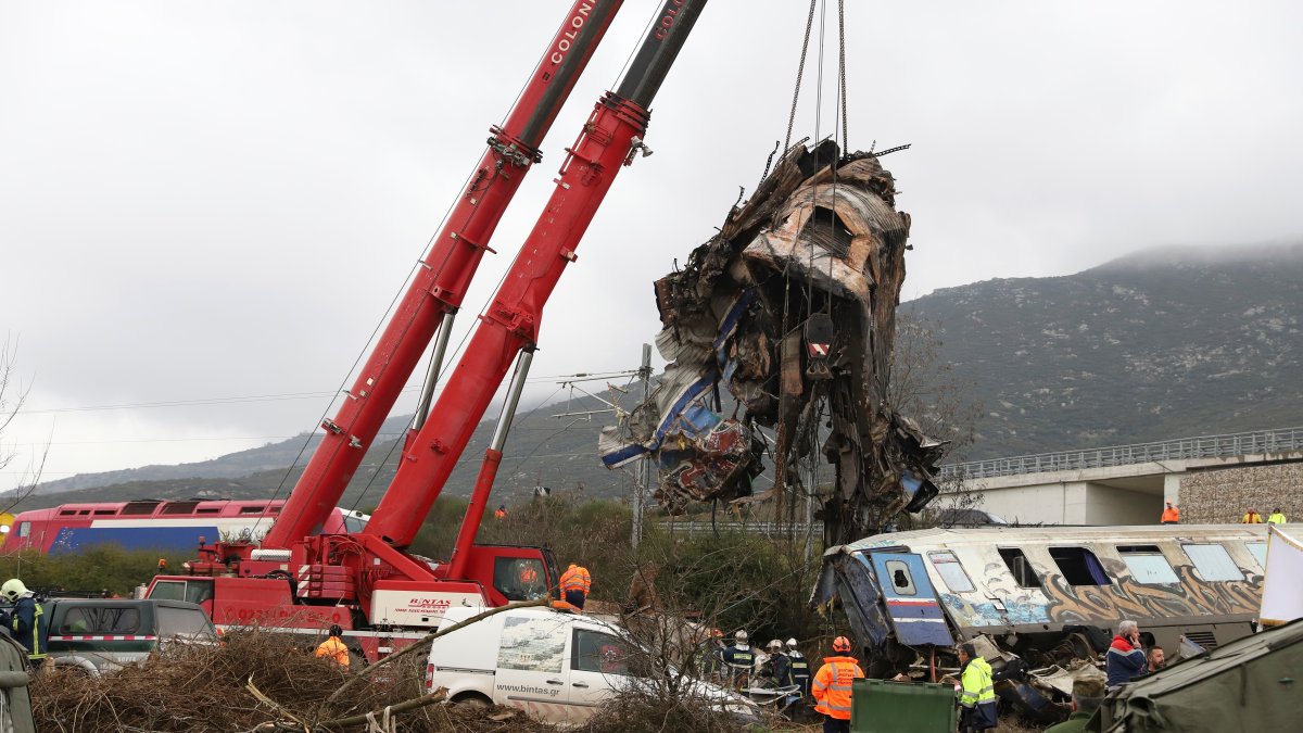 Greece Train Crash: Workers Strike, Citing Dangerous Rail System – NBC 6 South Florida - Vimarsana News