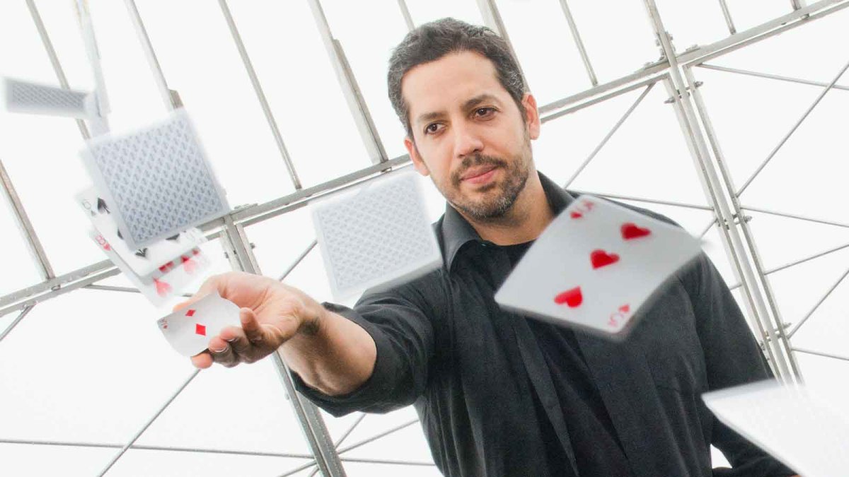 Illusionist David Blaine Dislocates Shoulder In the course of Las Vegas Reside Clearly show