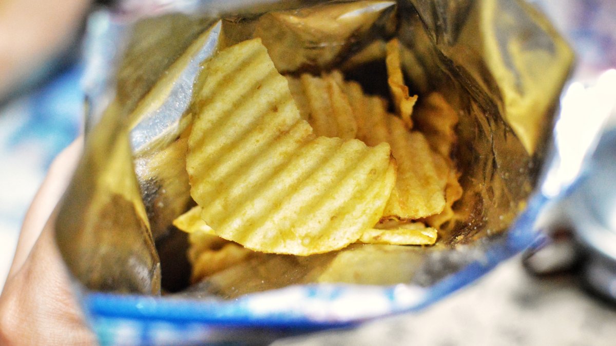The Real Reason Why Your Bag of Chips Has So Much Air – NBC 6 South Florida - Vimarsana News