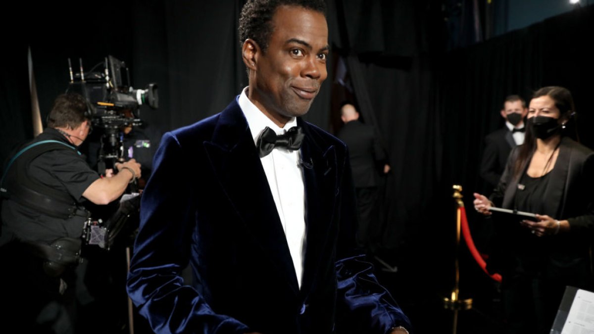  Chris Rock to Tackle Will Smith Oscars Slap in 1st Stand-Up Since Last Year’s Oscars