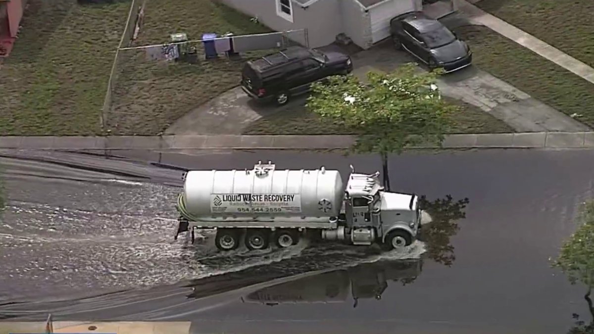 Victims Continue to Deal With Historic Flooding in Fort Lauderdale ...
