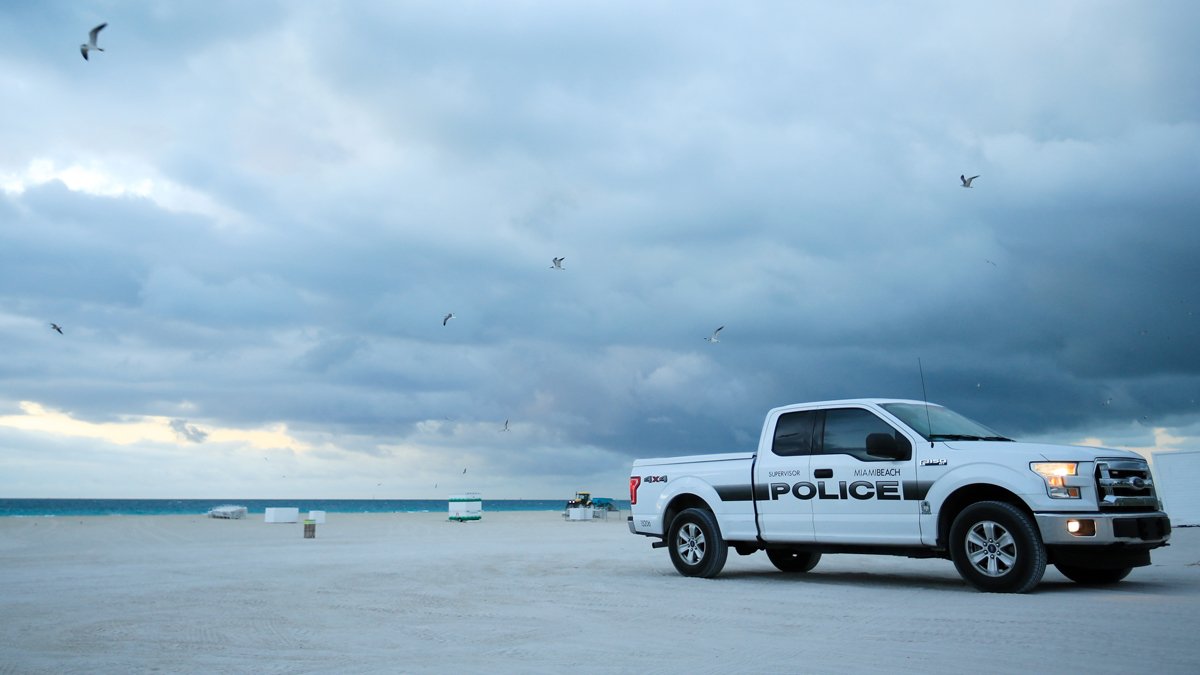 Miami Beach Man Tried to Steal Jet Ski, Got Naked, Fought With Officers: Police - Vimarsana News