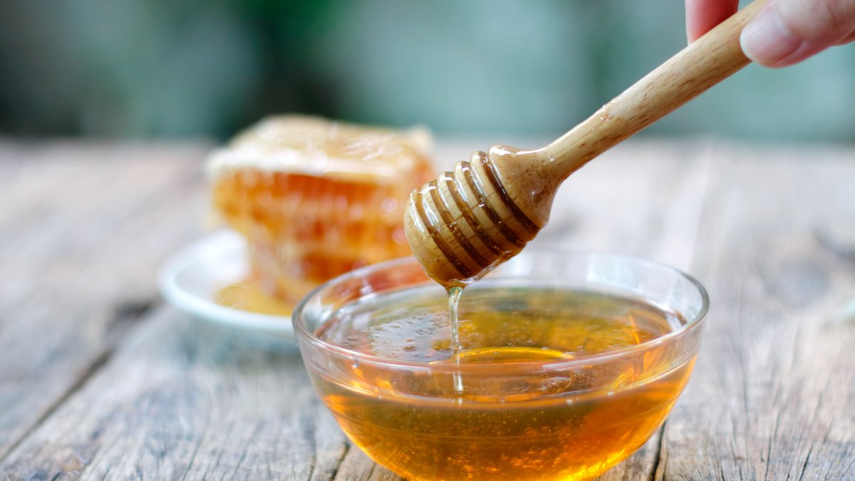 Some People Swear by Honey to Treat Seasonal Allergies. Does It Work? – NBC 6 South Florida - Vimarsana News