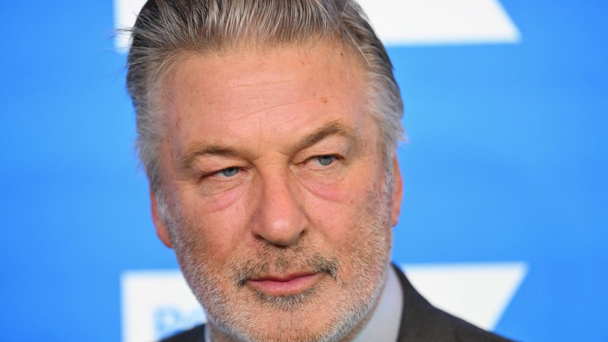 Prosecutors Dismiss Charge Against Alec Baldwin in 'Rust' Shooting, Citing New Evidence – NBC 6 South Florida - Vimarsana News