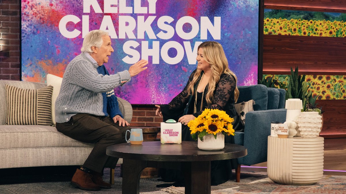 Kelly Clarkson Tears Up Right after Henry Winkler, Who Has Dyslexia, Shares Advice for Her Daughter