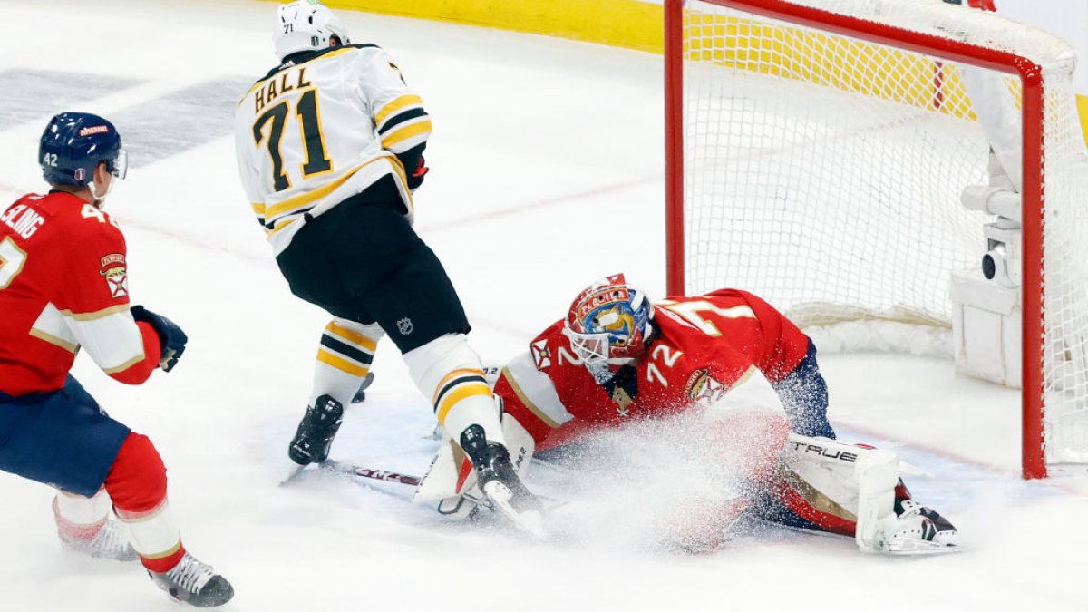 Tkachuk scores 2 in 5-goal second, Panthers beat Habs 6-2