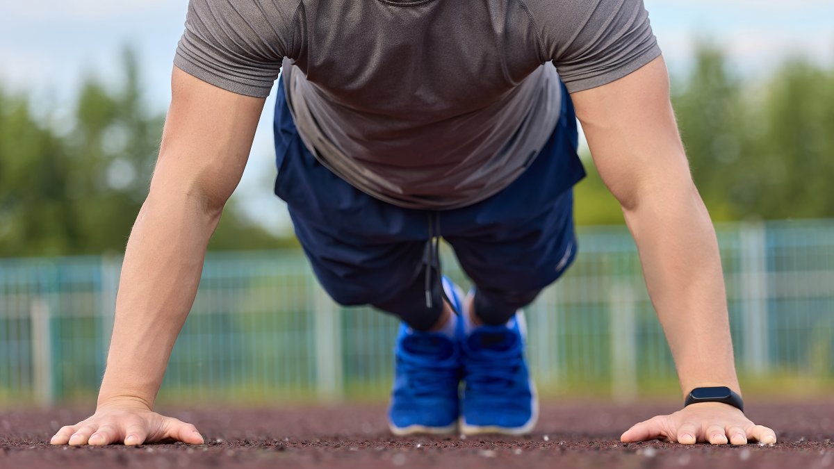Australian Man Breaks World Record For Push-Ups – NBC 6 South Florida - Vimarsana News