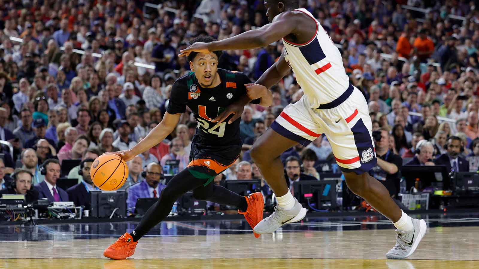 Look: Sports World Shocked By Miami Player's Shoe Situation - The