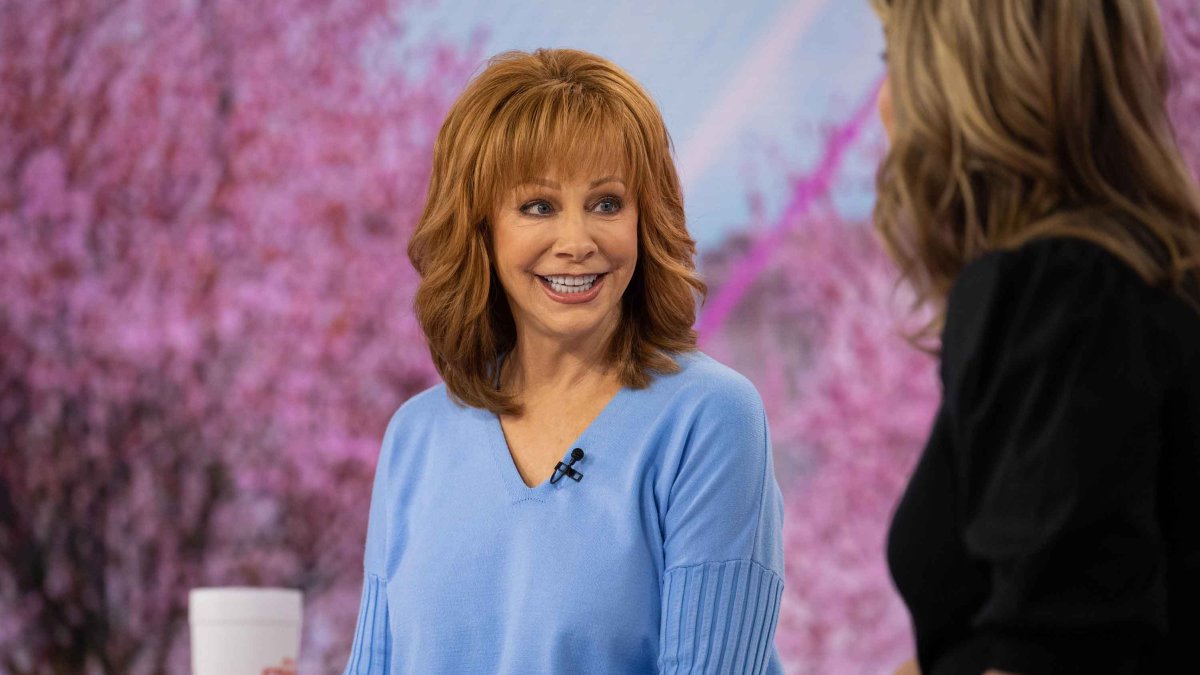 ‘Not So Fancy’ Reba McEntire Continue to Washes and Reuses Solo Cups