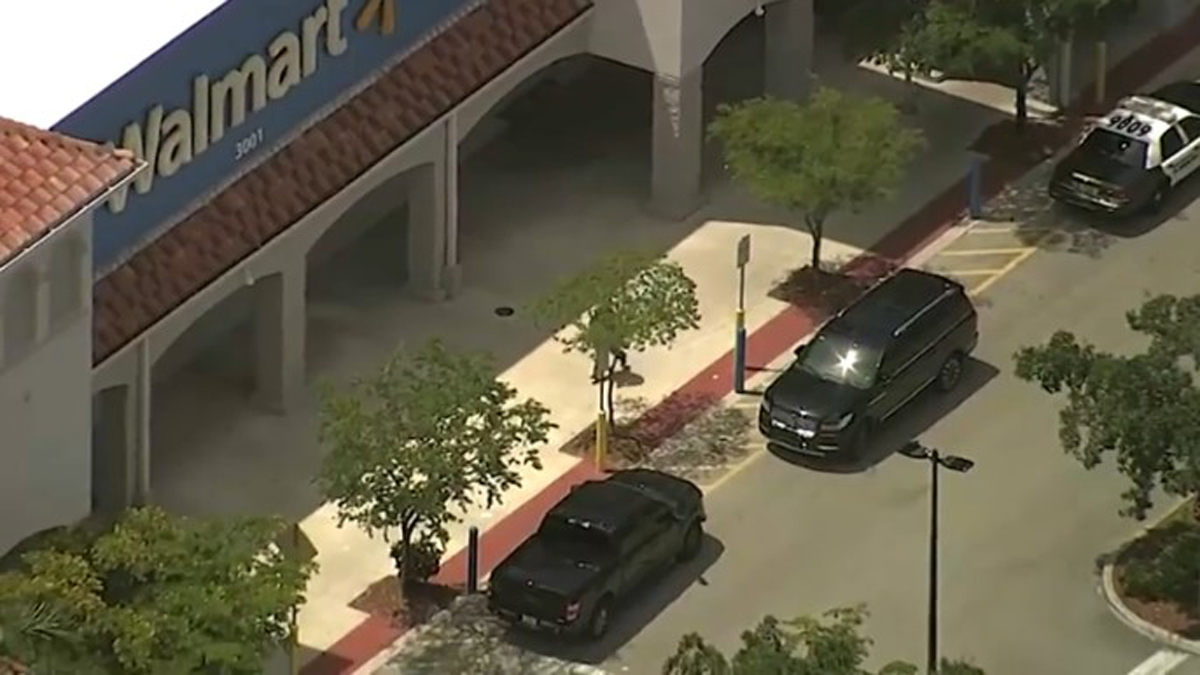 Lauderdale Lakes Walmart Worker Fatally Shot Customer Who Intervened in ...