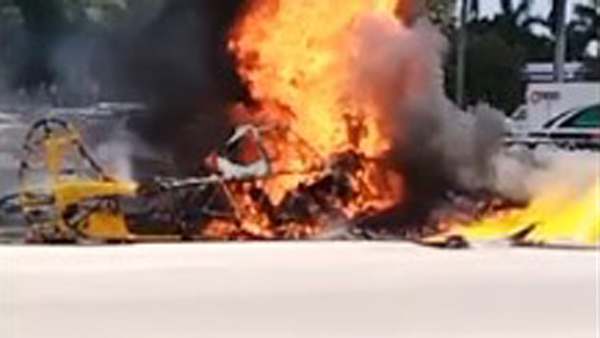 Pilot Killed When Banner Plane Crashes on Hollywood Roadway NBC 6