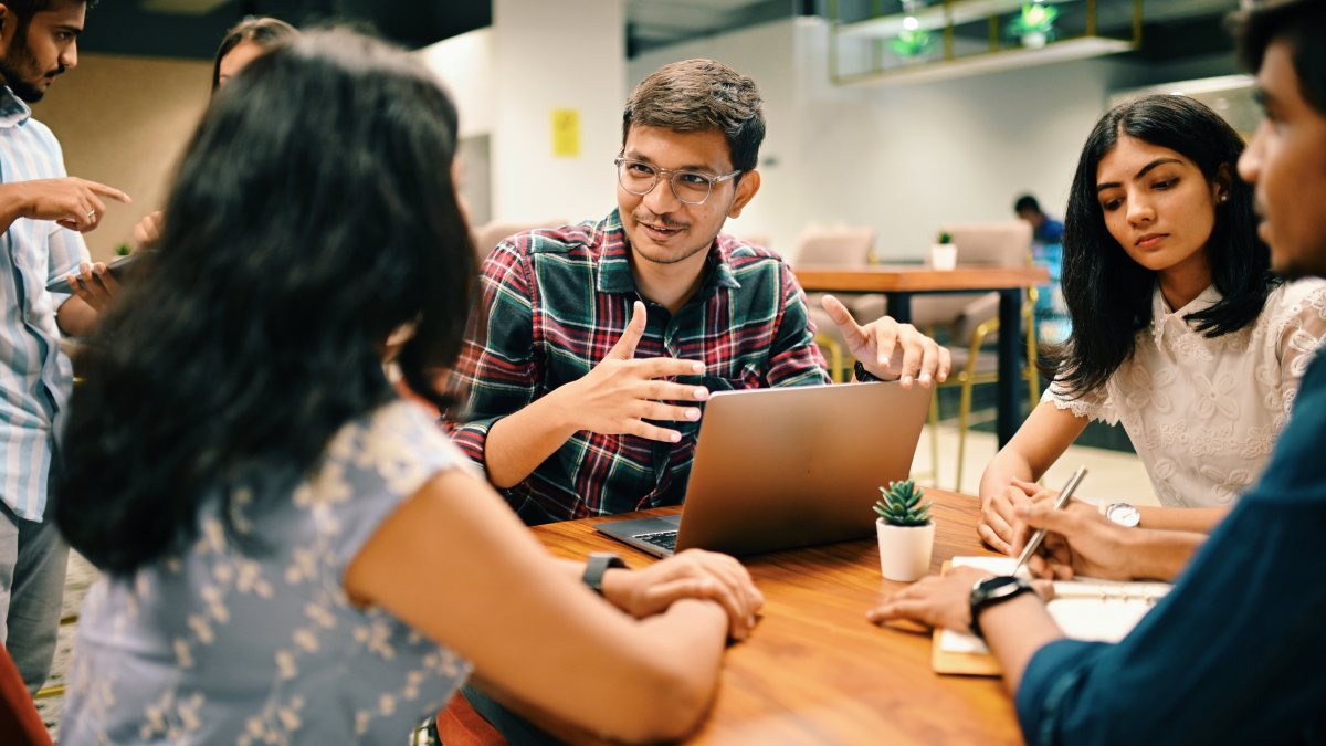 Harvard-Trained Psychologist: Emotionally Intelligent People Use This 'Hidden Key' to Deal With Annoying Co-Workers – NBC 6 South Florida - Vimarsana News