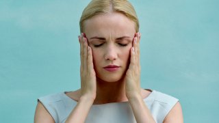 A Harvard Brain Expert Never Does These 5 Things to Eliminate ‘Brain Fog and Forgetfulness’