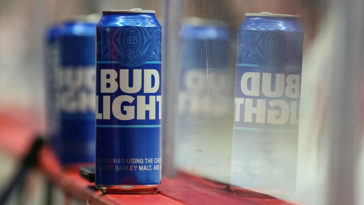 'Bud Light on Us': Budweiser Parent Now Offering Money Back to Boost Sales – NBC 6 South Florida - Vimarsana News